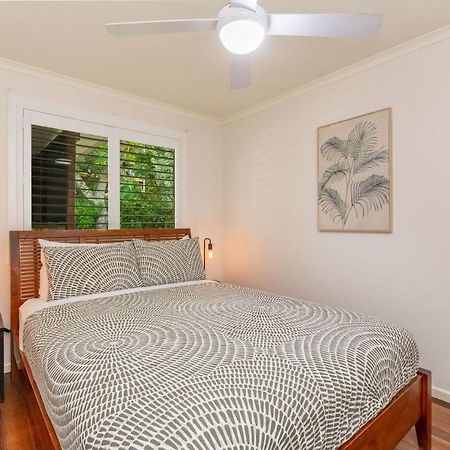 Convent Cottage - Pet Friendly Home In The Centre Of Town Yamba Exterior photo